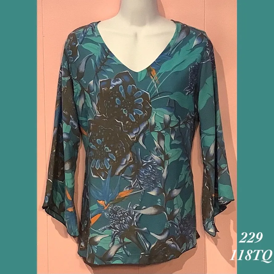 229 - 118TQ , V neck tunic top with 3/4 sleeve