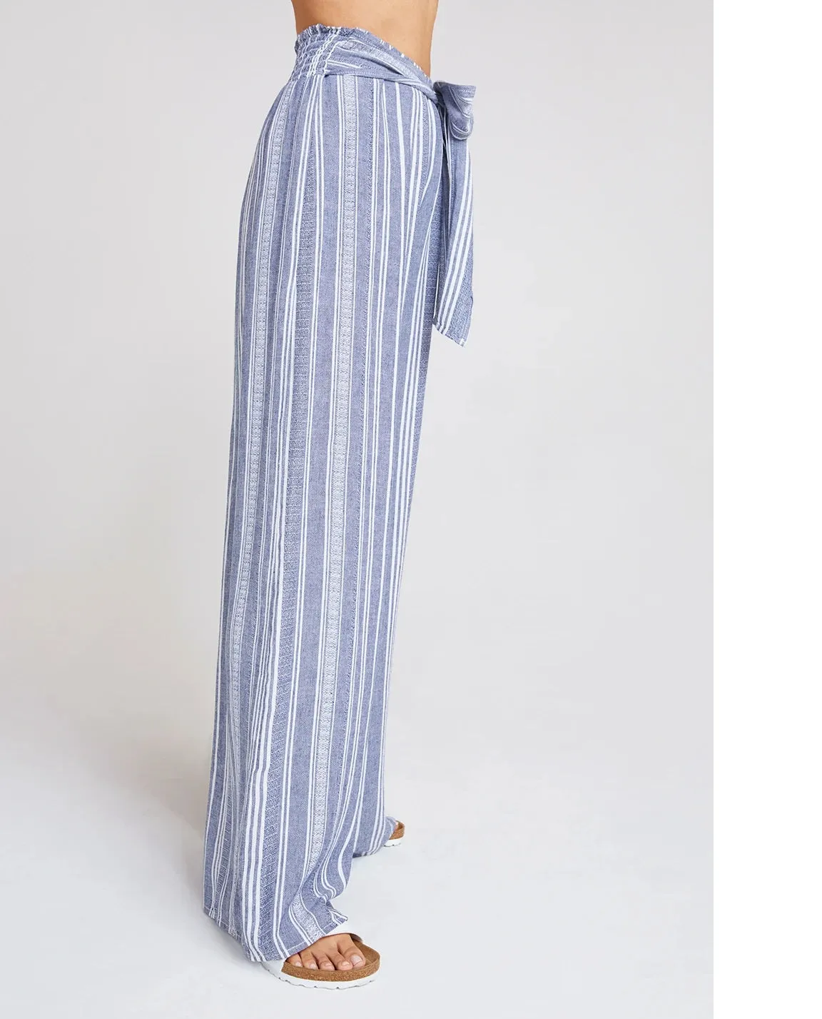 Bella Dahl - Smocked Tie Waist Wide Leg Pant in Navy/White