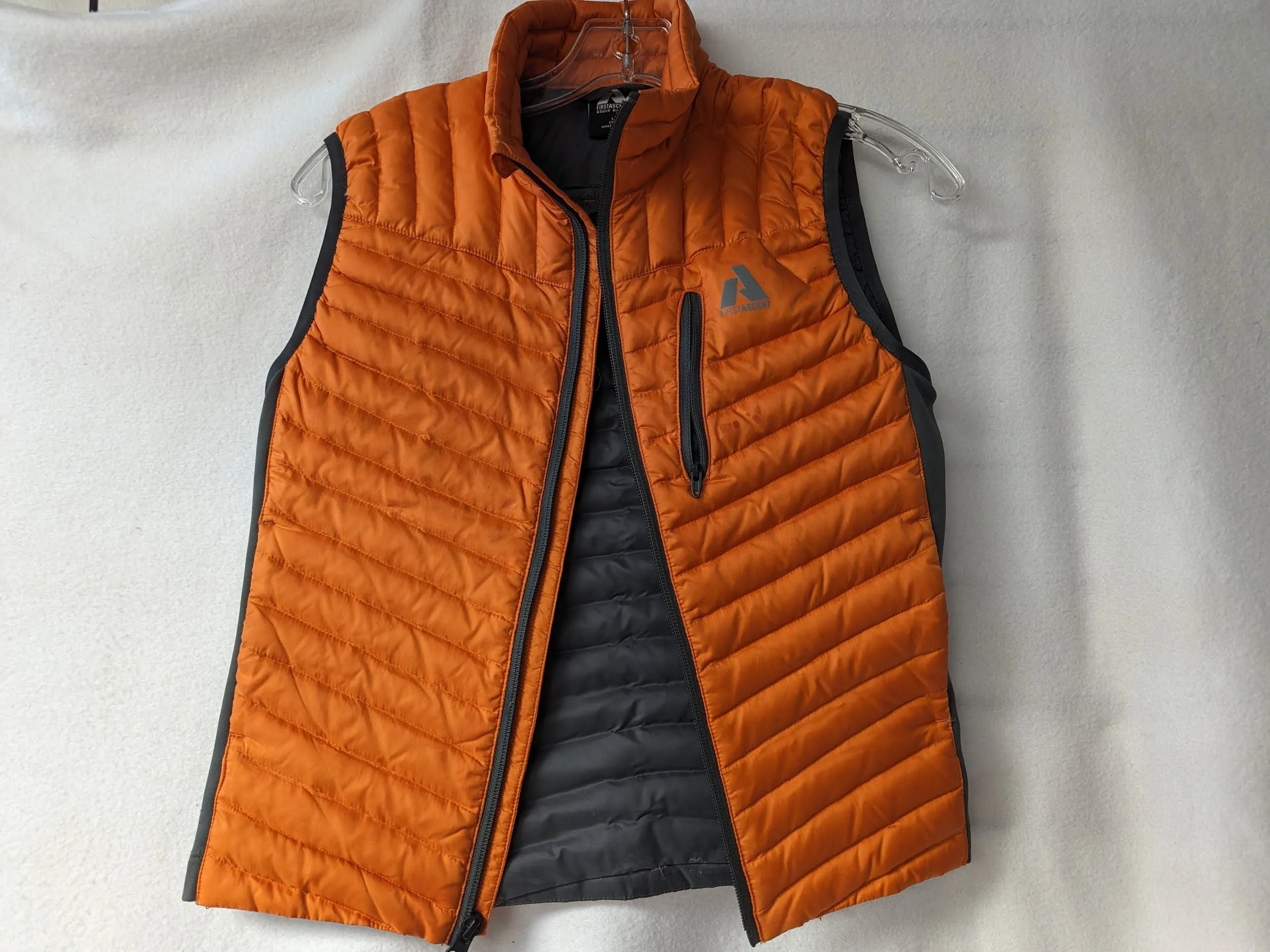 Eddie Bauer First Ascent Youth Puffer Vest Size Youth Large Color Orange Used