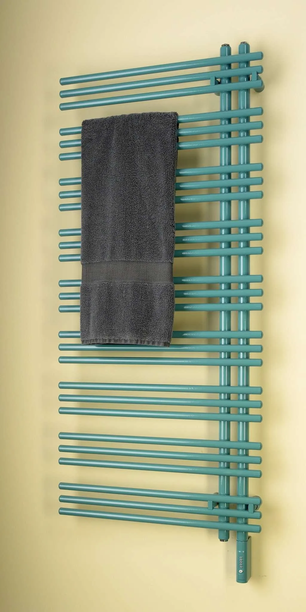 Runtal Versus VTRERD -6923 Hardwired Mounted Towel Warmer - 22.8"w x 68.5"h