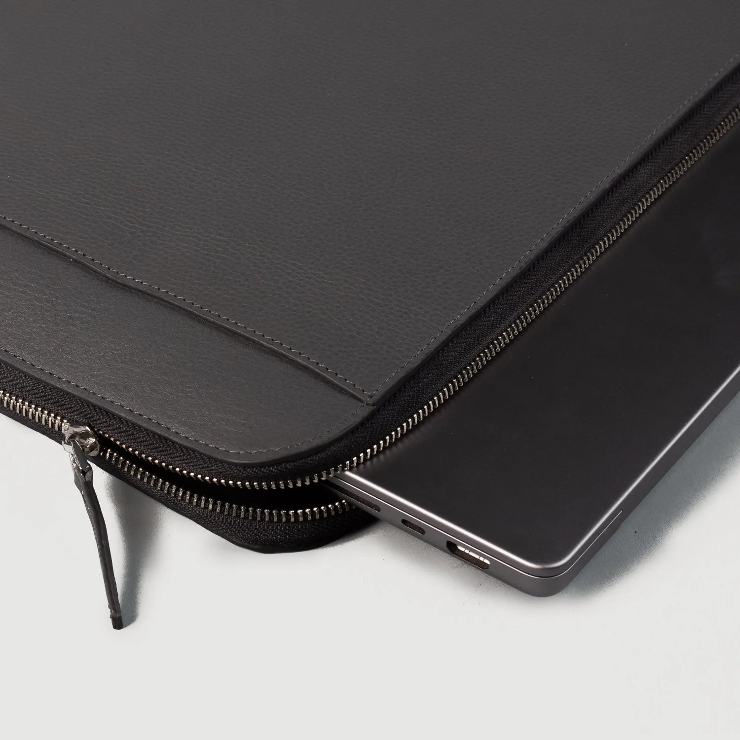 The Baxter Grey Leather Laptop Sleeve