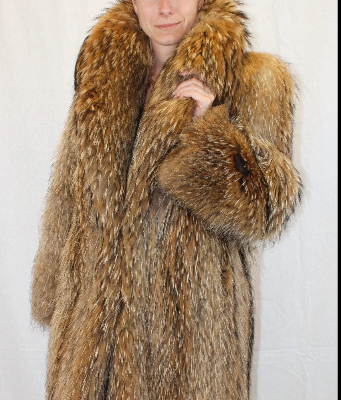 Vintage Finnish Raccoon Fur Coat -L | Feathered | Lightweight Design