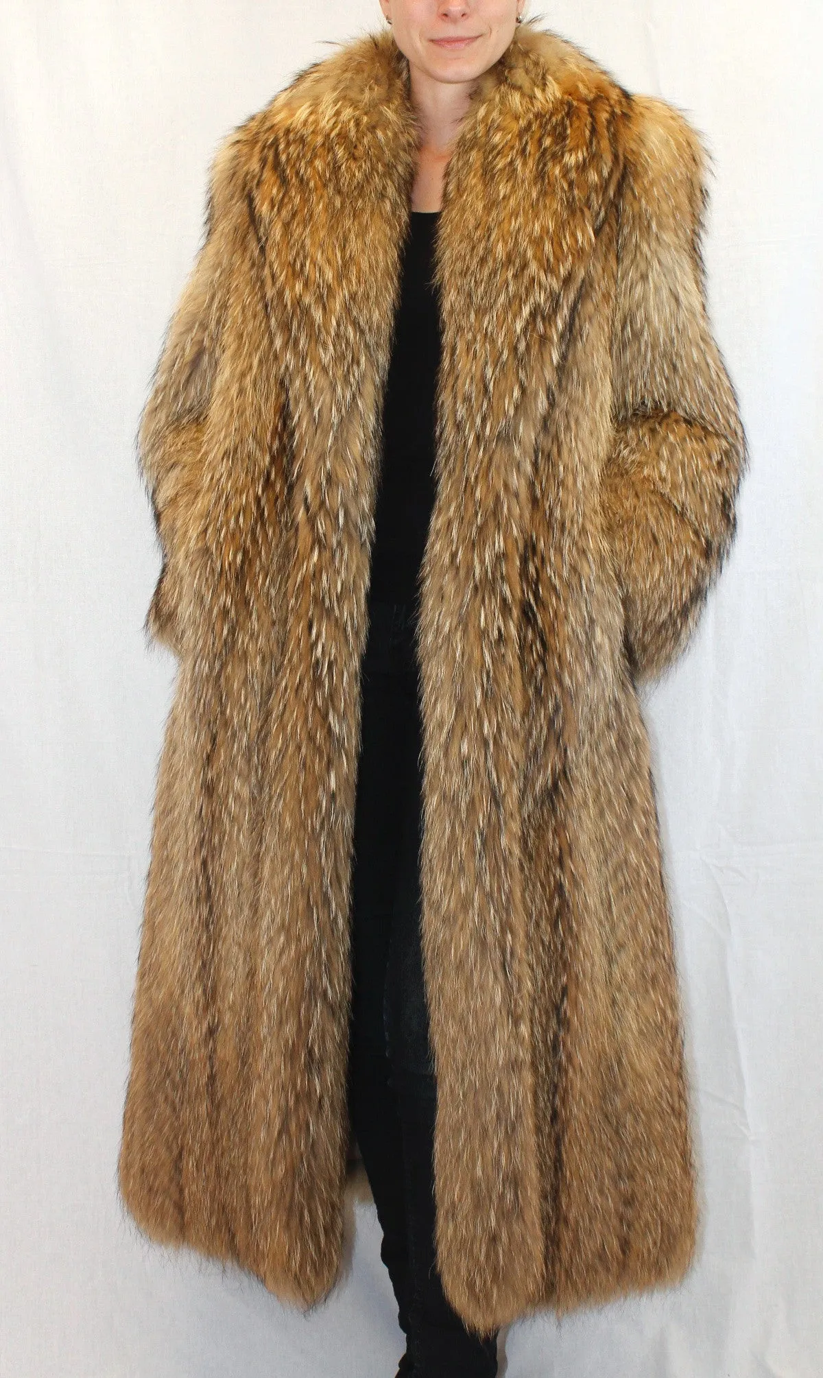 Vintage Finnish Raccoon Fur Coat -L | Feathered | Lightweight Design