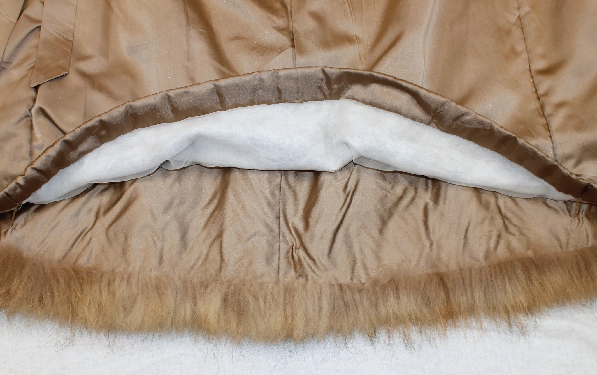 Vintage Finnish Raccoon Fur Coat -L | Feathered | Lightweight Design