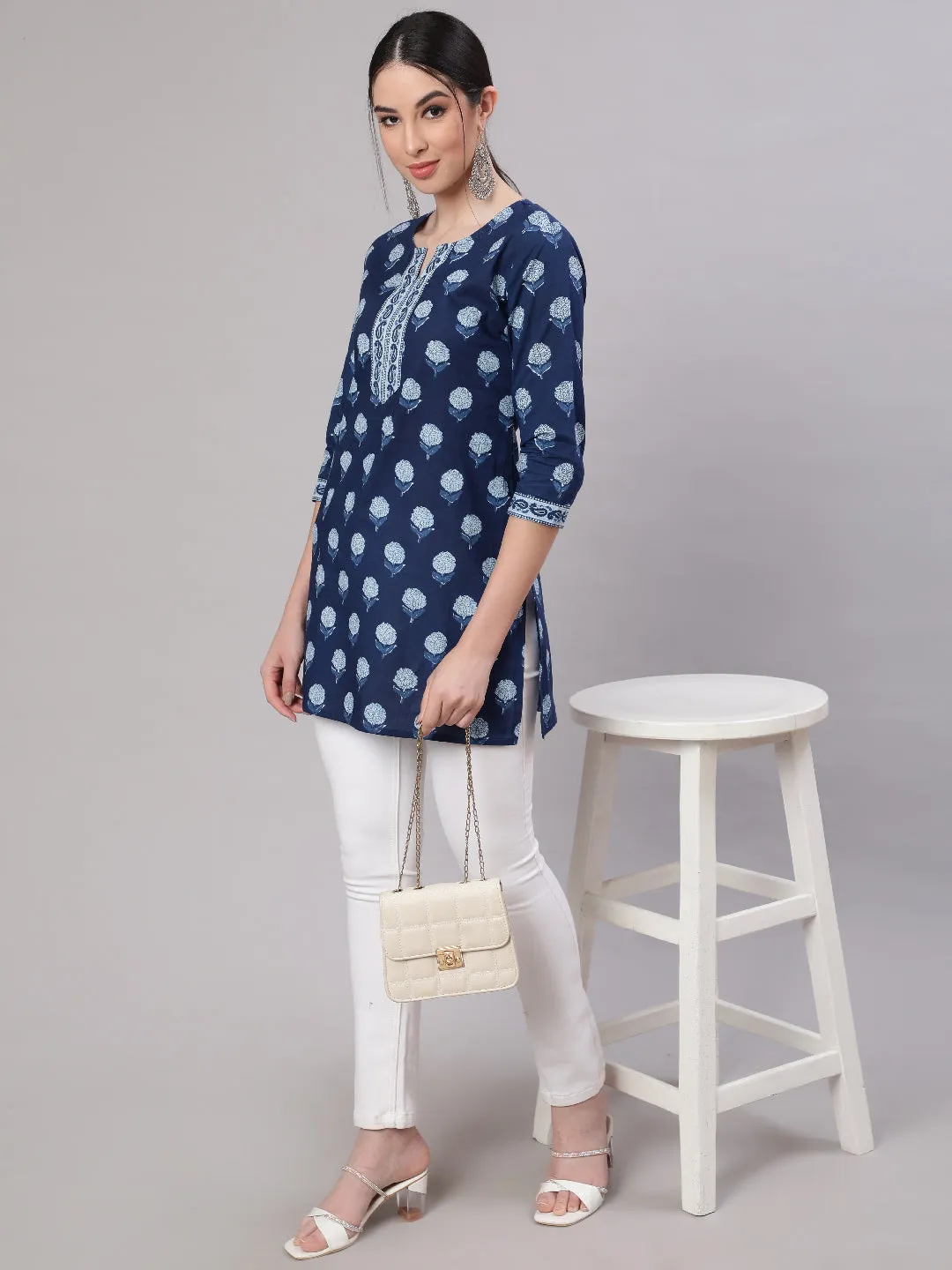 Women Blue Straight Tunic With Three Quaretr Sleeves