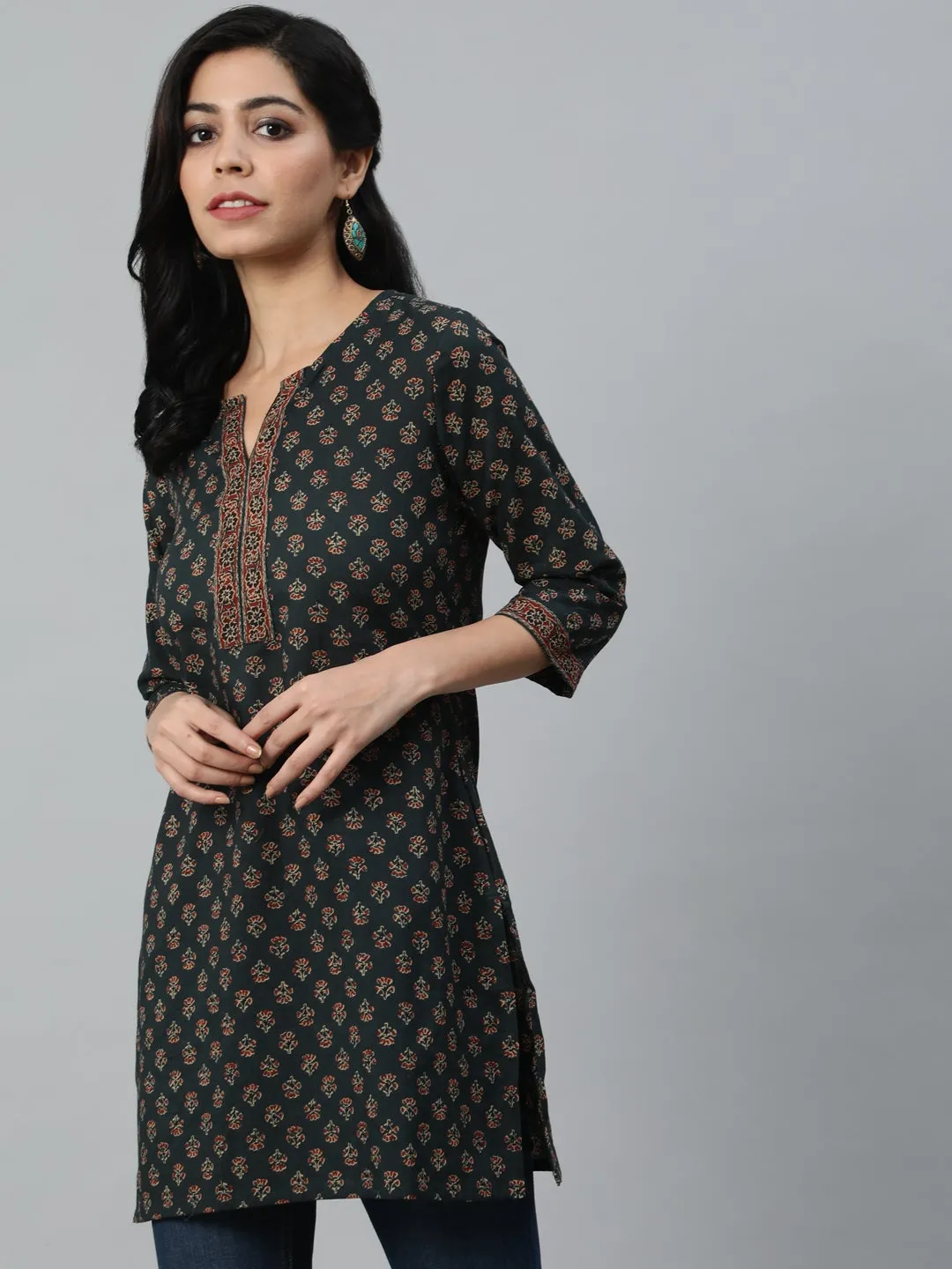 Women Green Printed Tunic With Three Quarter Sleeves